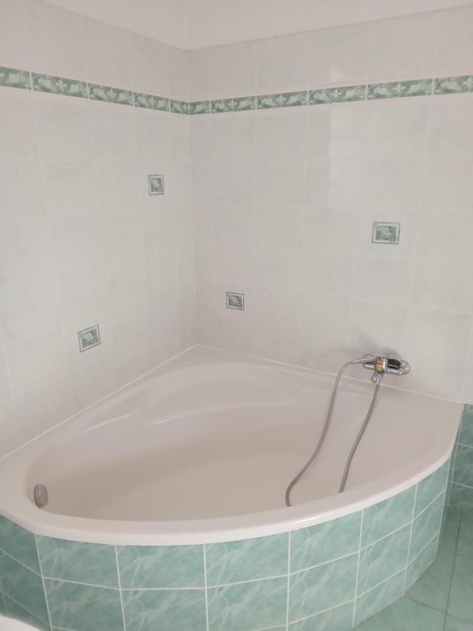 Chez La Marquise Bed & Breakfast Boissieres  Екстериор снимка